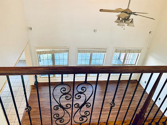 4th image of 2516 N Kittery Ln