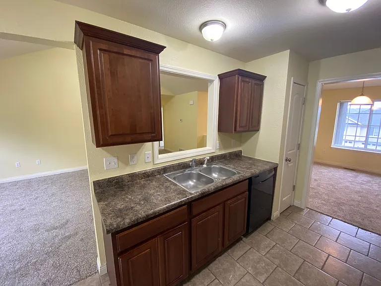 121 Kale Ct — Photo 10