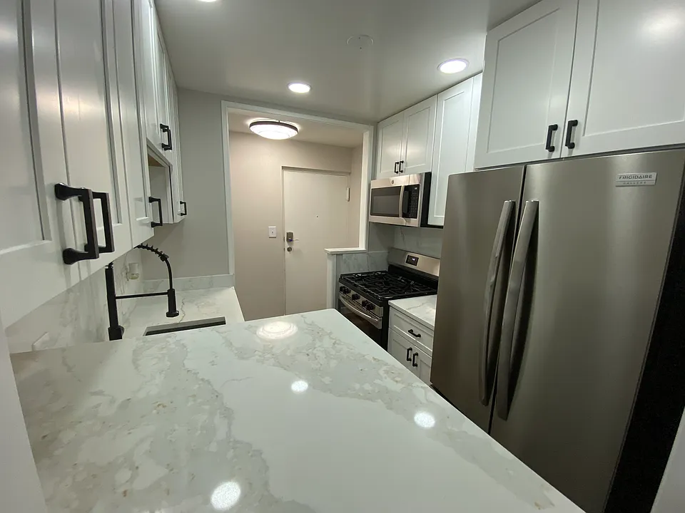 1533 Colonial Dr #T2