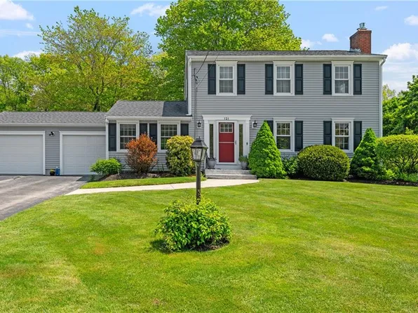 121 Sun Valley Dr, Cumberland, RI 02864