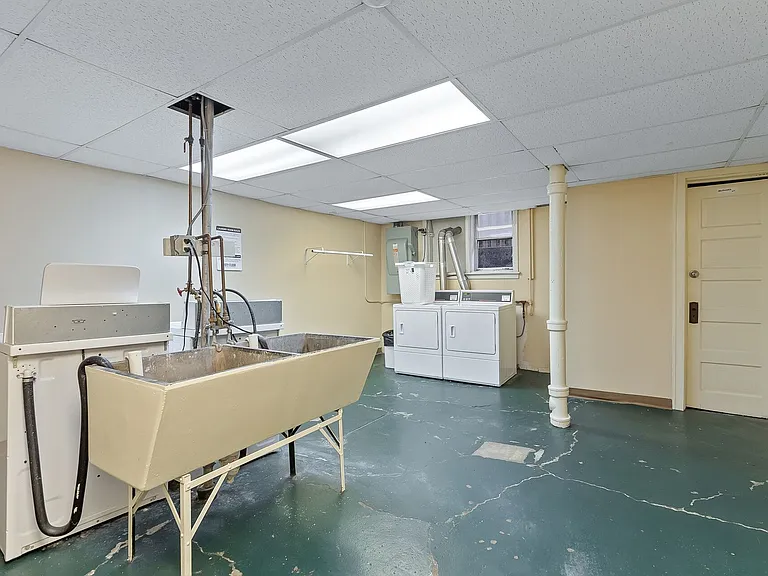 2219 Garfield Ave Apartments | Origen Living — Photo 40