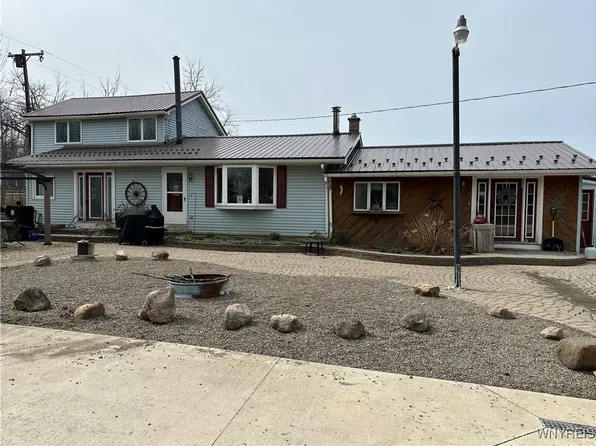 1690 Gowans Rd, Angola, NY 14006