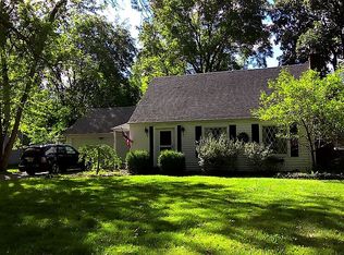 1242 Somerset Ln, Fort Wayne, IN