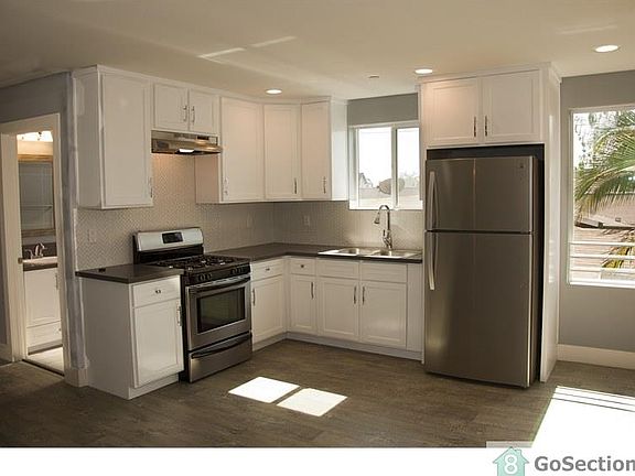3rd image of 6408 S San Pedro St