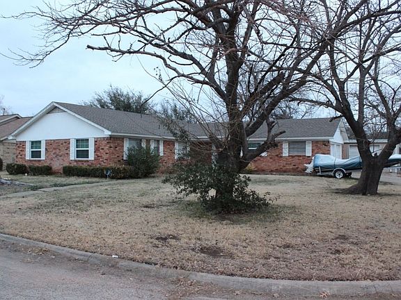 3rd image of 425 Deer Creek Rd