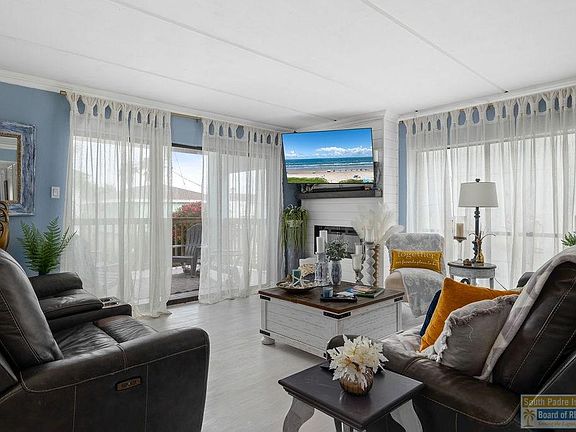 5th image of 114 E Tarpon St #101