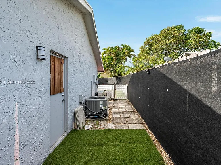 8250 SW 3rd Pl — Photo 26