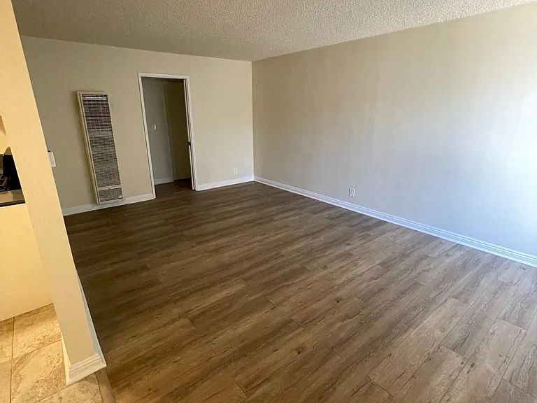 623 Balboa Ave — Photo 2