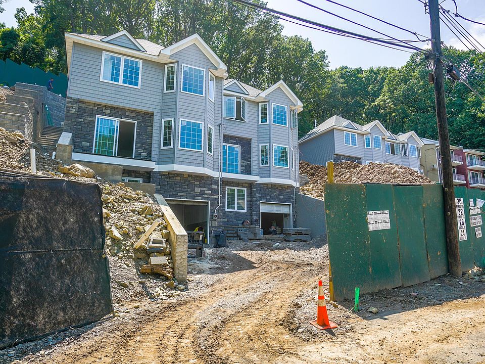 2nd image of 36 Wandel Ave