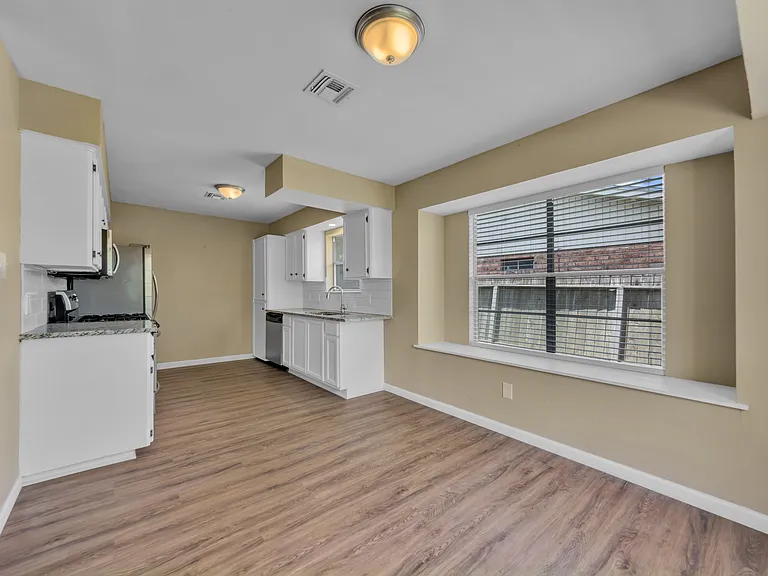 5705 Crest Pebble Dr — Photo 8
