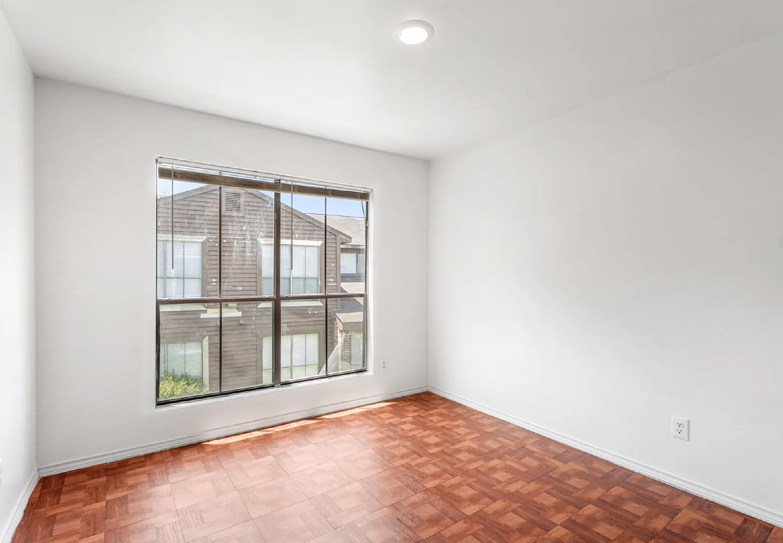1 bed, 1.0 bath, 769 sqft, $950 — Photo 4