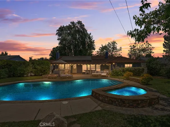 8843 Newcastle Ave, Northridge, CA 91325