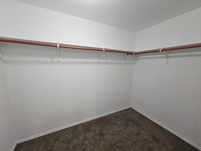 902 Fleming St — Photo 22
