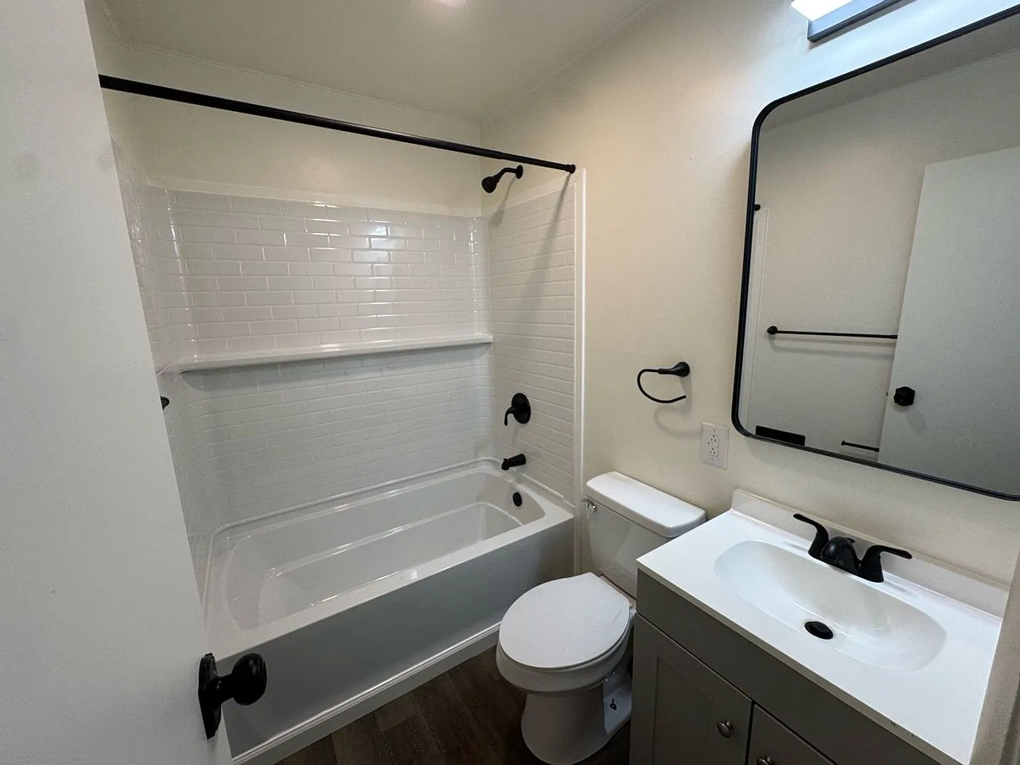 505 Stanley Ave — Photo 4