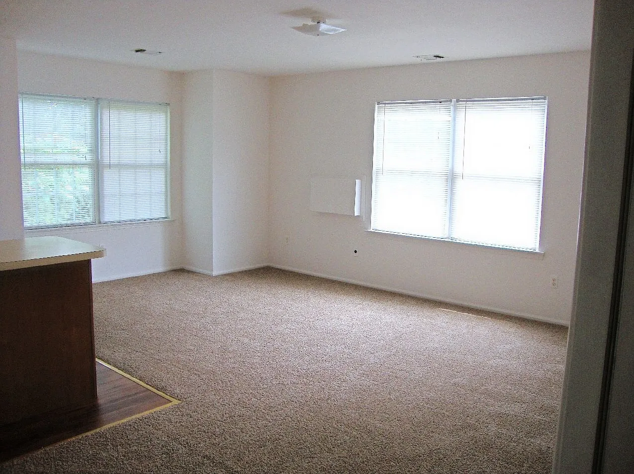 Woodbridge at Farmingdale Apartments — Photo 4