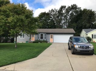 7087 Olde Farm Dr, Jenison, MI 49428