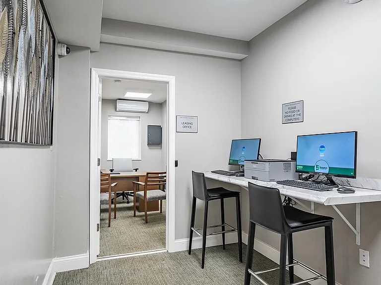 On Site Leasing Office