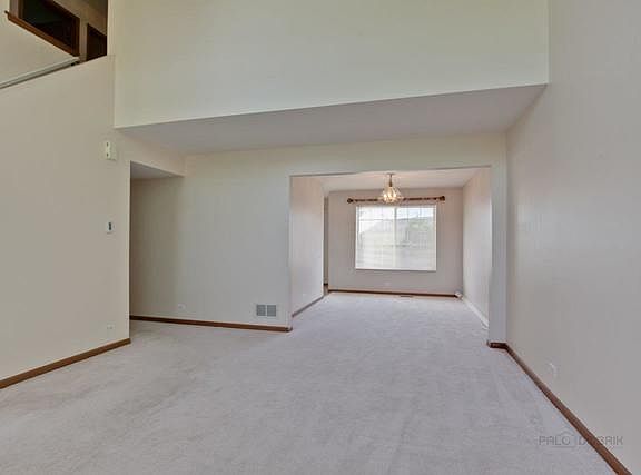5th image of 107 Suffolk Ln