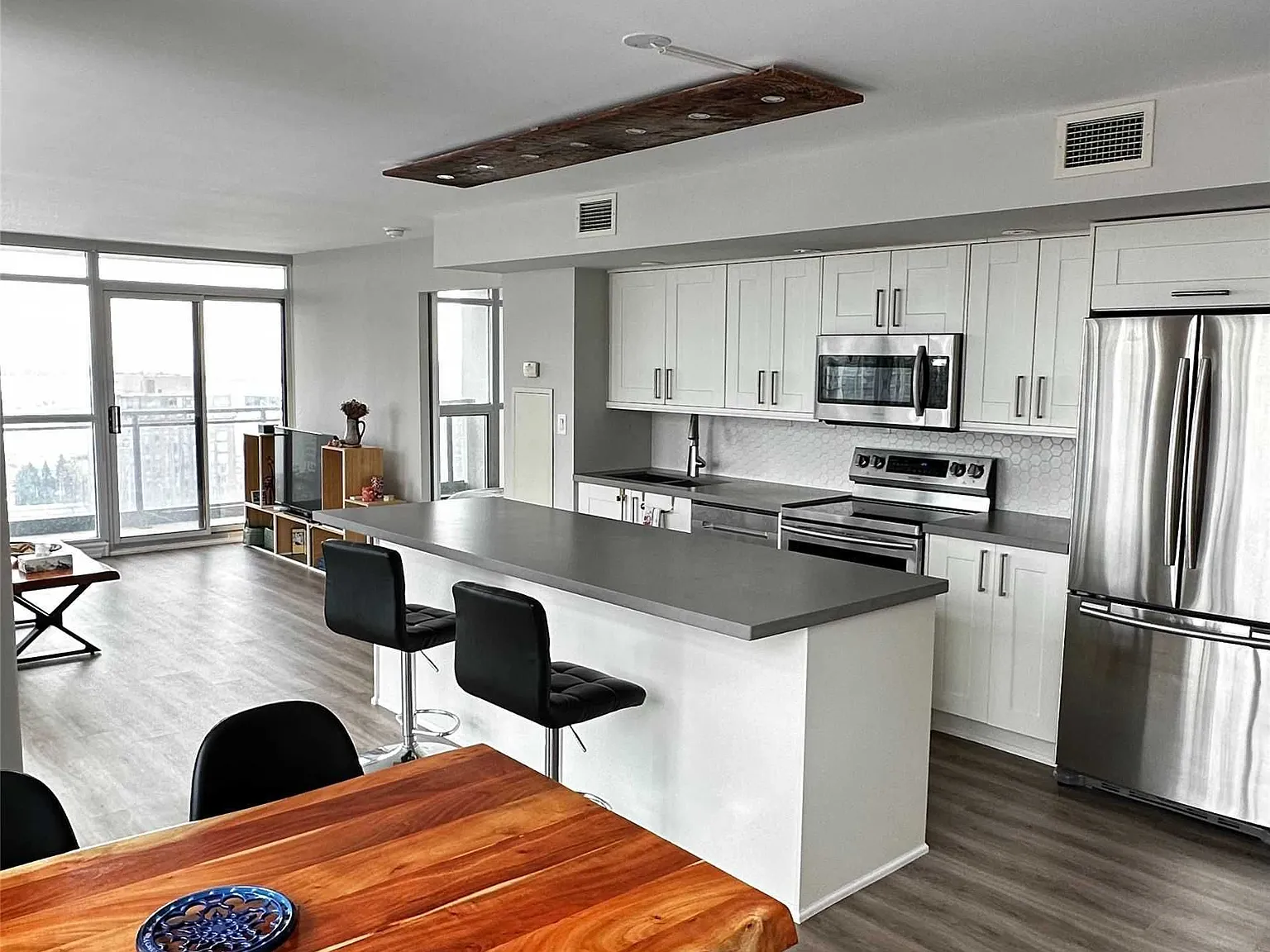 2 bed, $3,950 — Photo 2