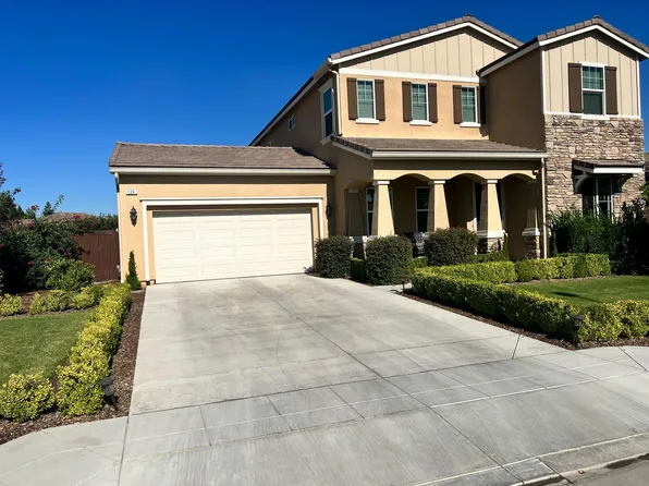 134 N Cherry Ln, Clovis, CA 93612