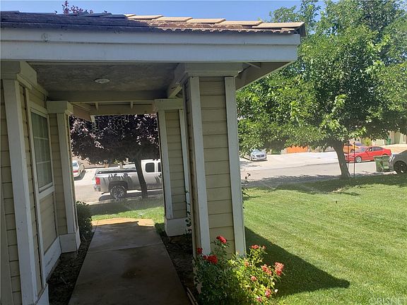 3rd image of 44626 E Foxboro Ct