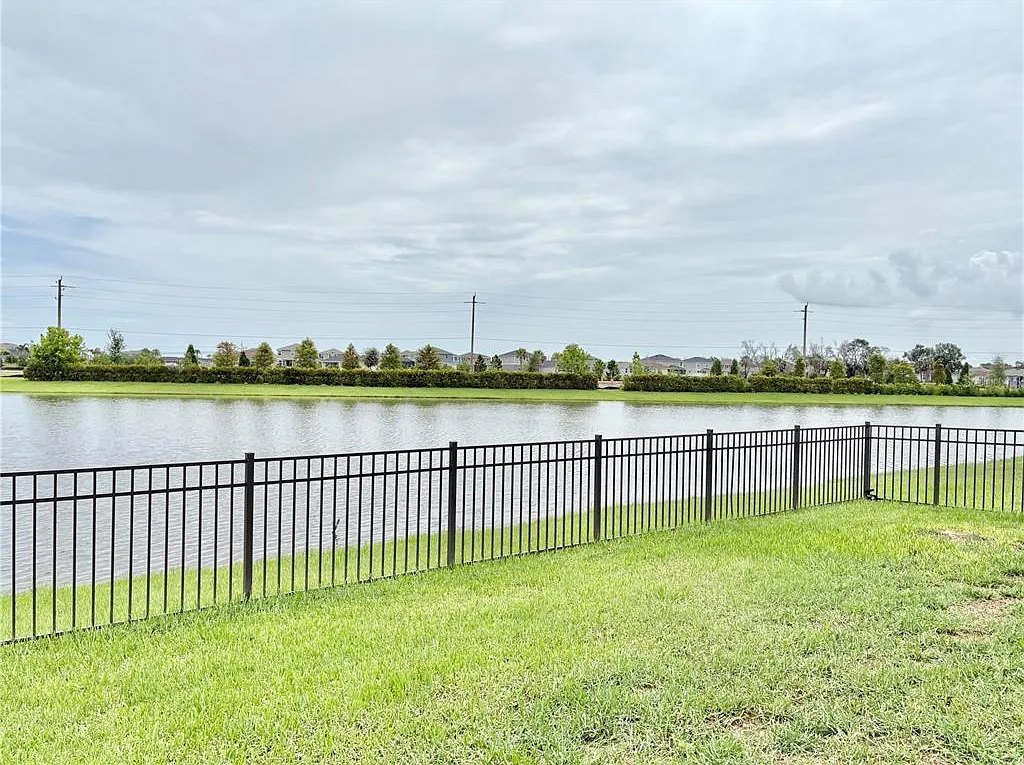 3 bed, 2.0 bath, 1365 sqft, $2,195 — Photo 4