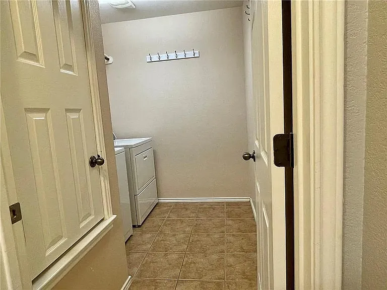9405 Castle Pines Dr — Photo 19