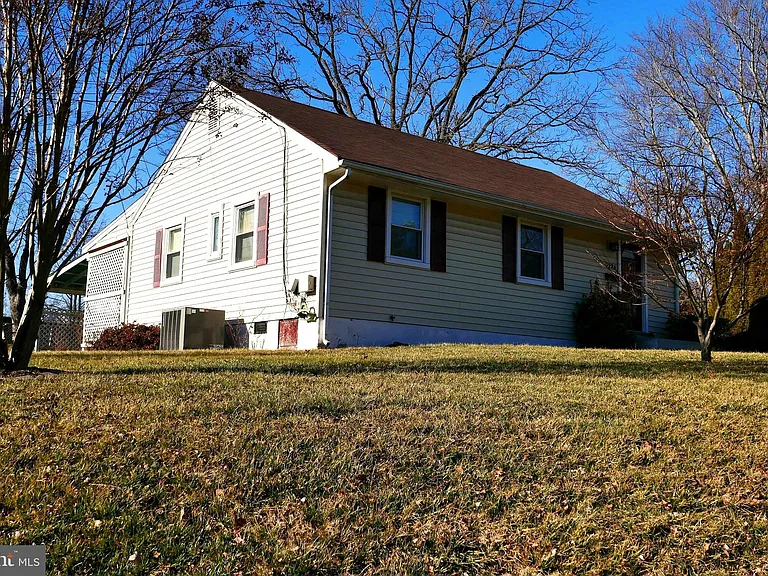 7236 Pimmit Ct — Photo 1
