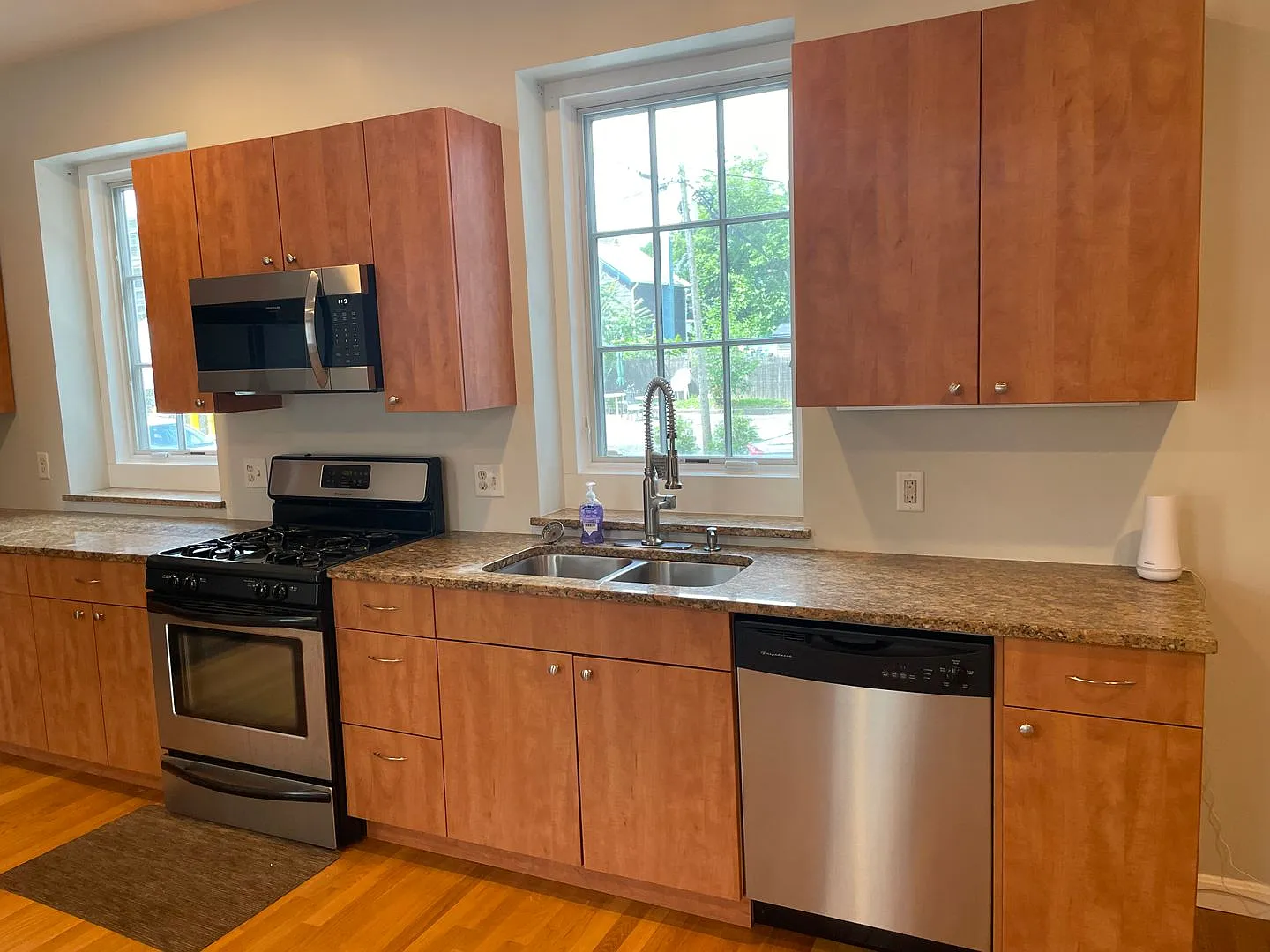 Newly Renovated Townhouse Style Condo for Rent in Providence! — Photo 3