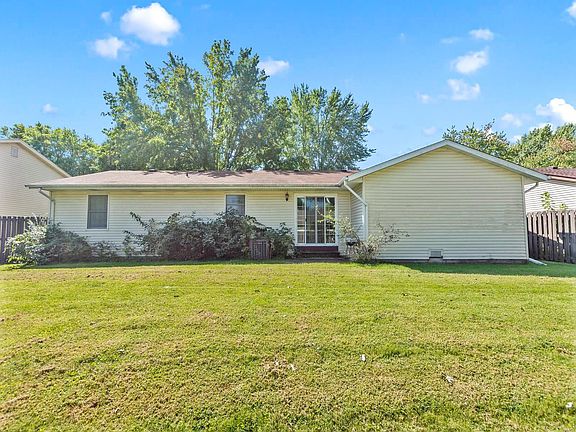 4th image of 405 Veach Dr