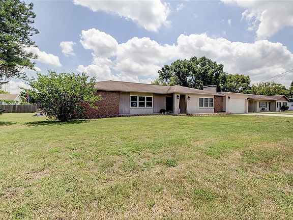 2nd image of 3238 Lake Saxon Dr