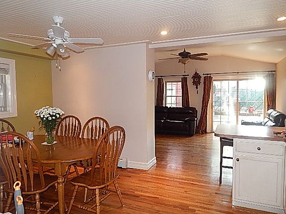 4th image of 853 Logan Ave