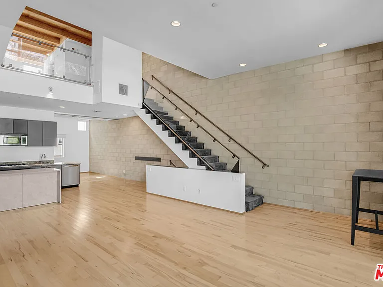 717 N Highland Ave #16 — Photo 8