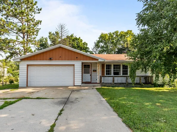 337 E Allouez Ave, Green Bay, WI 54301