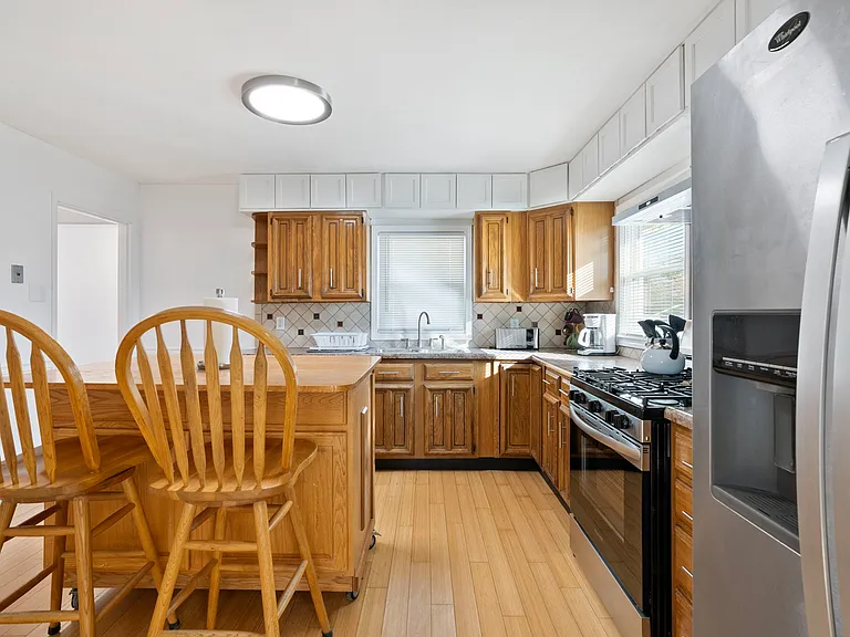 310 Aubuchon St — Photo 9