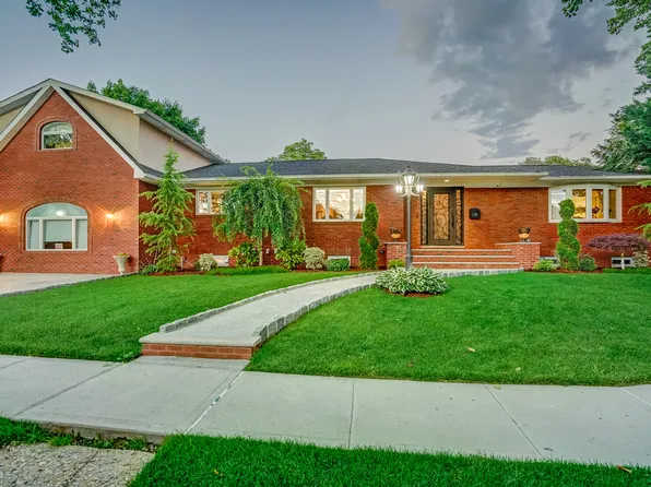 781 Pelton Avenue image 1 of 43