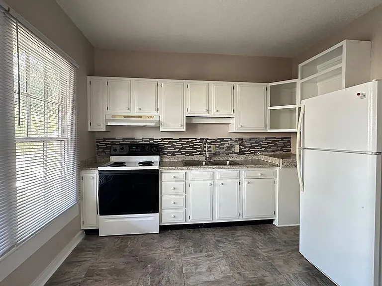 117 N 3rd St #3 — Photo 10