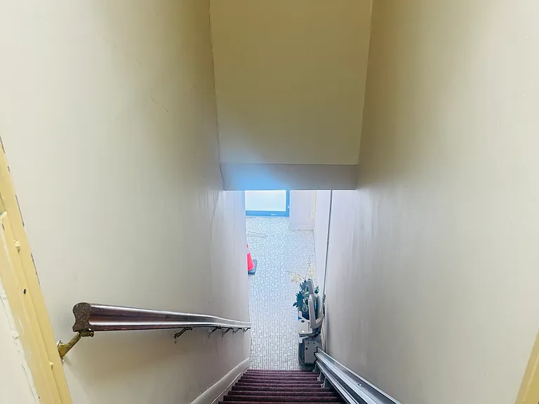 Hillside Ave — Photo 15