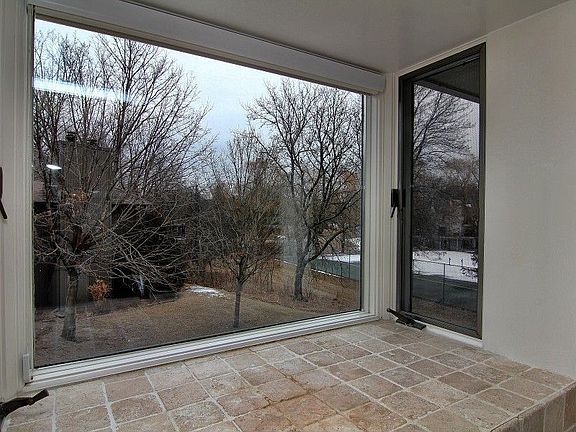 5th image of 4985 Sussex Pl
