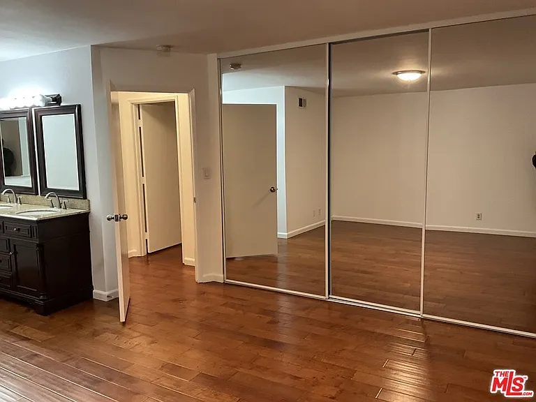 3428 Del Amo Blvd — Photo 13