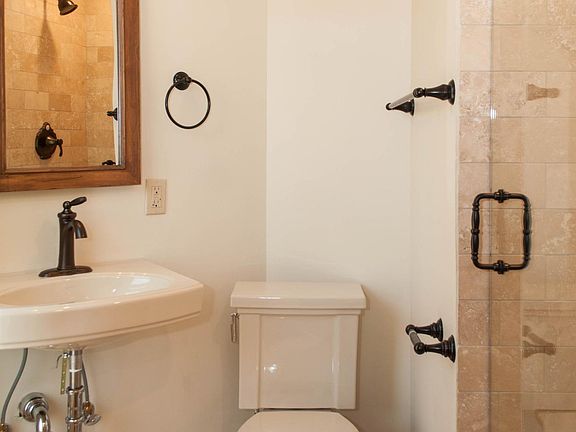 4th image of 870 Hilldale Ave #1/2-4