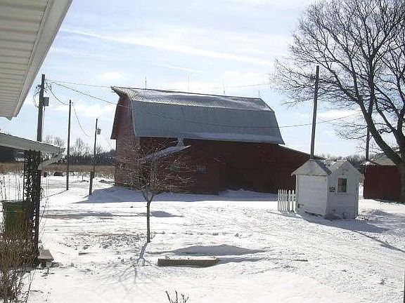 3rd image of 22500 Gage St