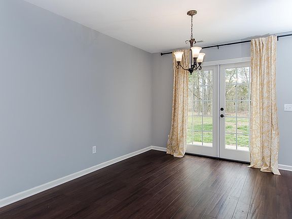 4th image of 1117 Holly Meadow Dr