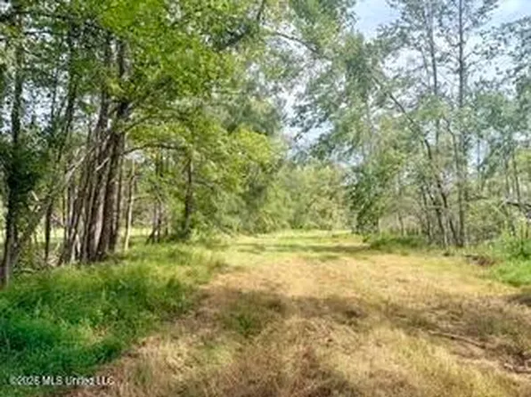 30 State Highway 310, Como, MS 38619