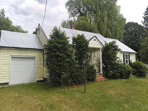 2nd image of 8 Browns Ln