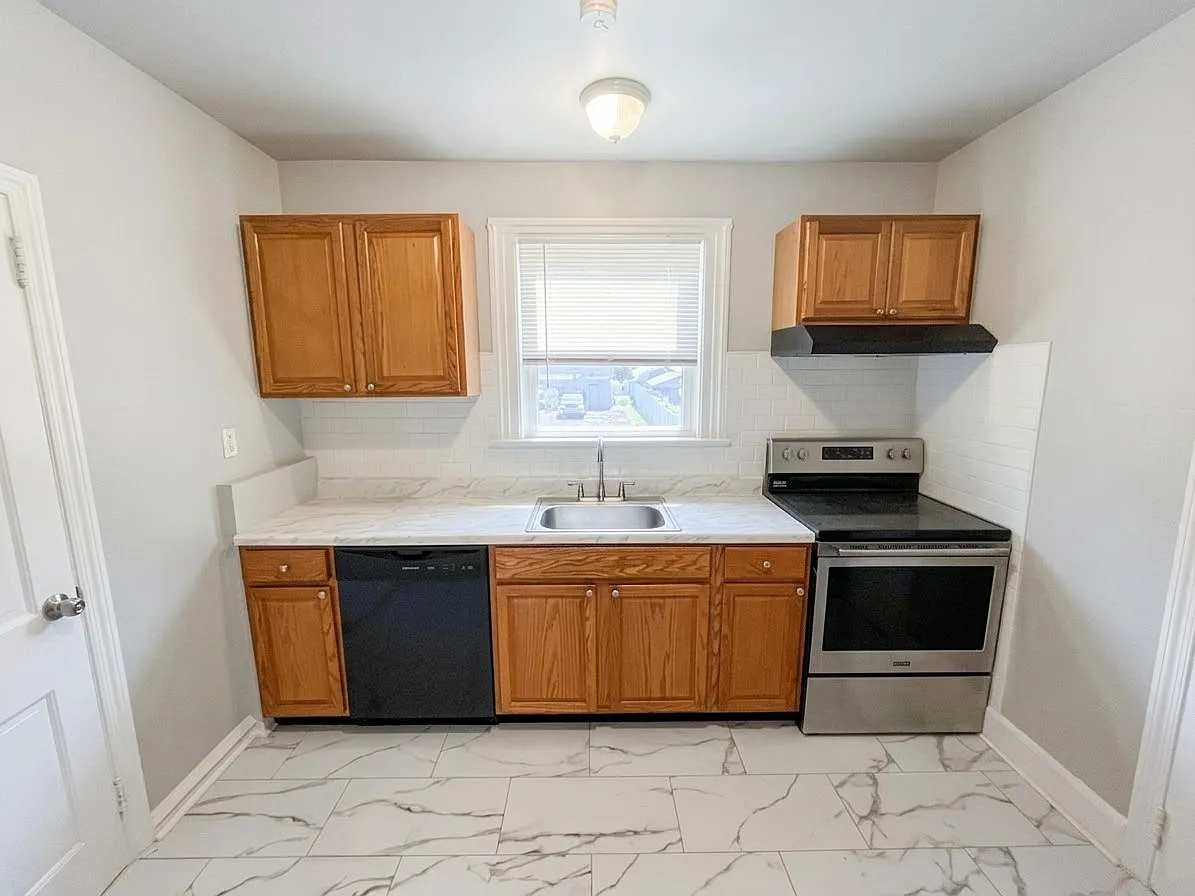 2 bed, 1200 sqft, $1,850 — Photo 1