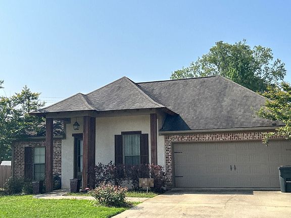 3rd image of 307 Amberwood Ct