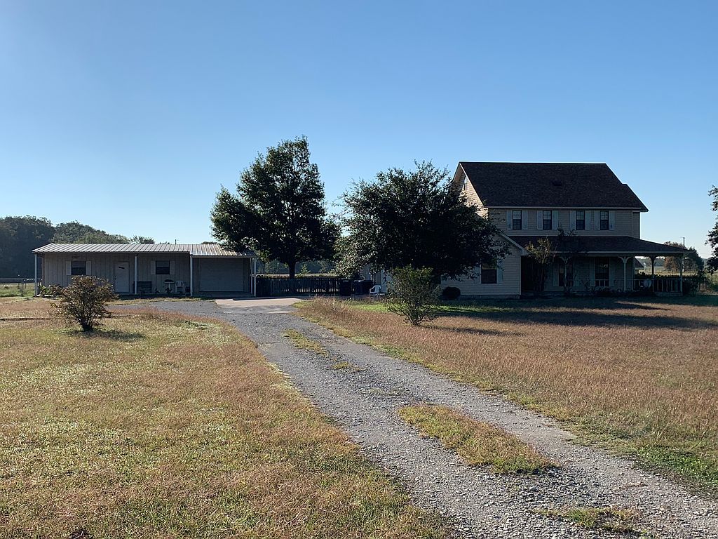 2736 E Old Axtell Rd - Property Image
