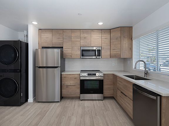 5th image of 3035 Luna Ave #0