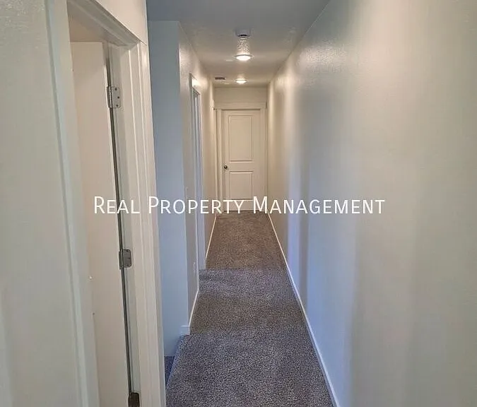 4388 NE 110th Ave — Photo 13